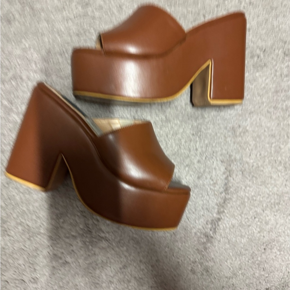 Sandals Brown, so comforting in excellent state